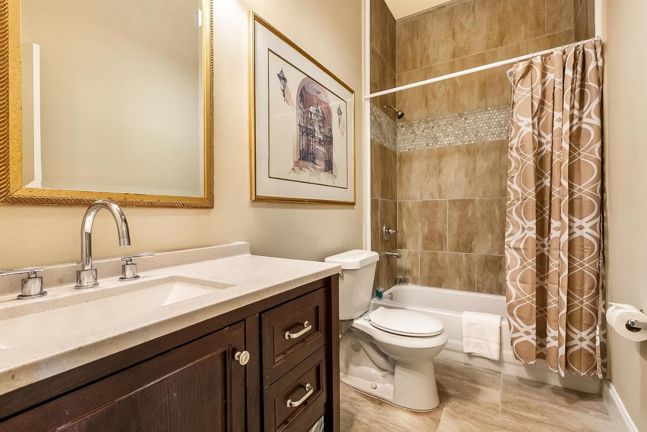 Modern 5Br Condo In Nola นิวออร์ลีนส์ ภายนอก รูปภาพ