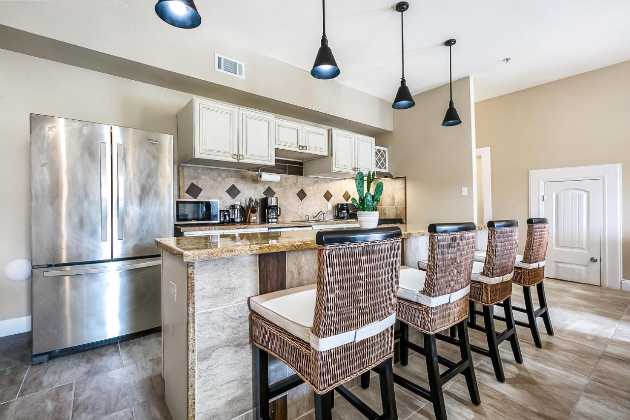 Modern 5Br Condo In Nola นิวออร์ลีนส์ ภายนอก รูปภาพ